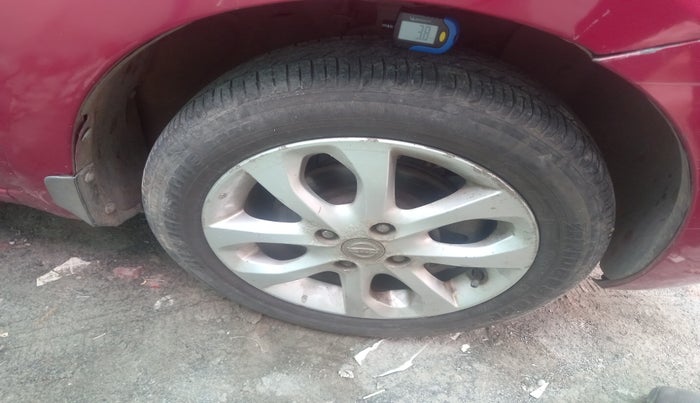 2013 Nissan Micra XV DIESEL, Diesel, Manual, 1,02,734 km, tyre