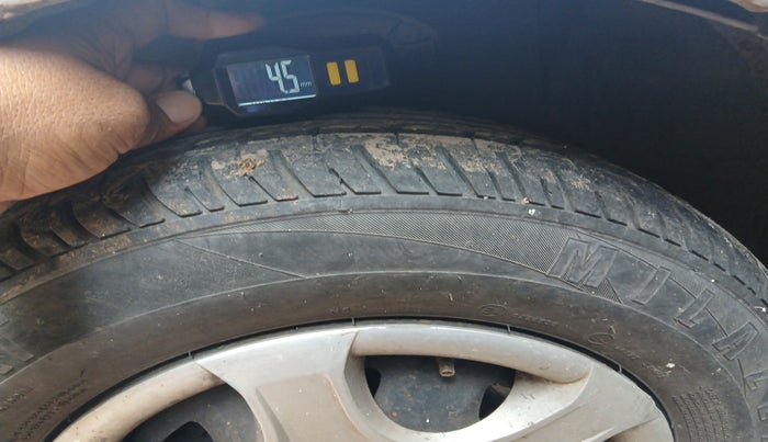 2011 Hyundai Accent GLE, Petrol, Manual, 98,284 km, tyre