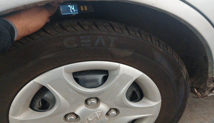 2011 Hyundai Accent GLE, Petrol, Manual, 98,284 km, tyre