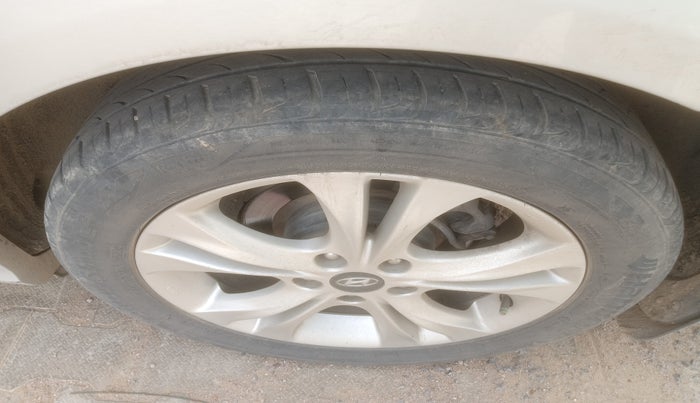2014 Hyundai Sonata 2.4 GDI MT, Petrol, Manual, 88,637 km, tyre