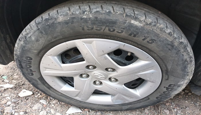 2022 Hyundai VENUE S 1.2, Petrol, Manual, 58,436 km, tyre