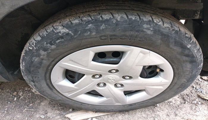 2022 Hyundai VENUE S 1.2, Petrol, Manual, 58,436 km, tyre