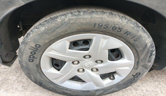2022 Hyundai VENUE S 1.2, Petrol, Manual, 58,436 km, tyre