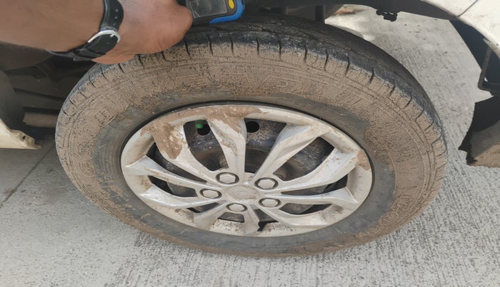 2012 Maruti Alto 800 LXI, Petrol, Manual, 97,000 km, tyre