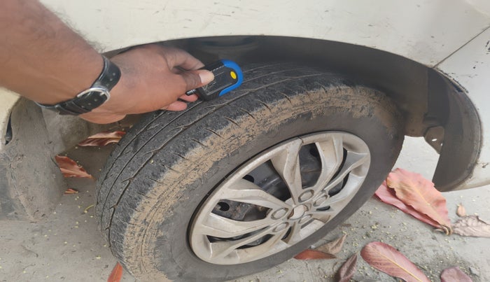 2012 Maruti Alto 800 LXI, Petrol, Manual, 97,000 km, tyre