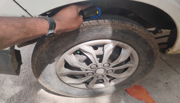 2012 Maruti Alto 800 LXI, Petrol, Manual, 97,000 km, tyre