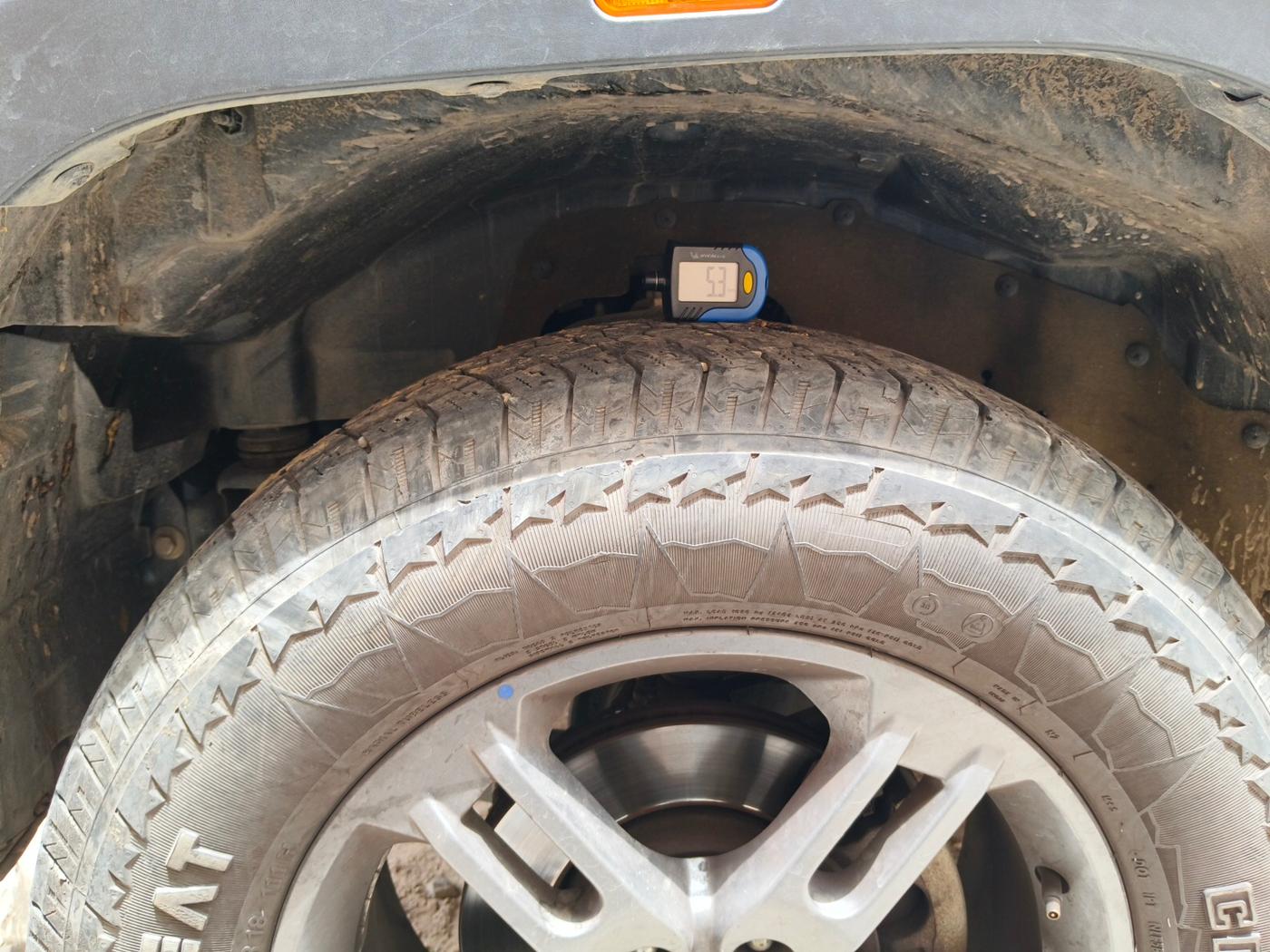 2022 Mahindra Thar LX PETROL HT 4WD AT, Petrol, Automatic, 48,636 km, tyre