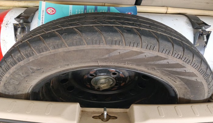 2018 Maruti Celerio VXI CNG, Petrol, Manual, 1,42,871 km, tyre