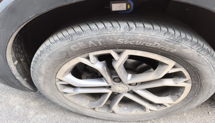 2023 Skoda KUSHAQ STYLE 1.0L TSI AT, Petrol, Automatic, 33,374 km, tyre