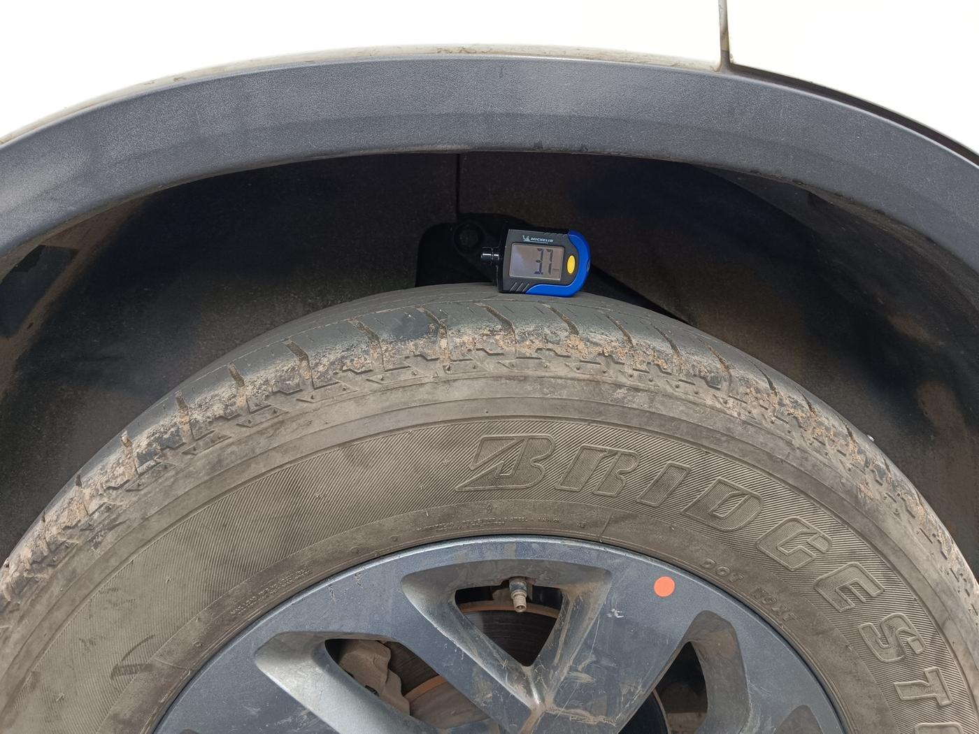 2022 Tata Safari XT PLUS, Diesel, Manual, 1,05,164 km, tyre