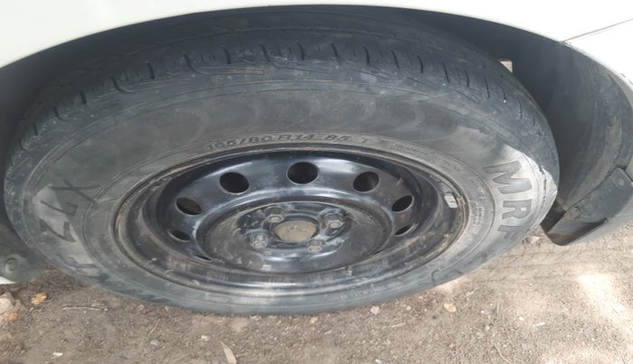 2011 Maruti Swift Dzire VXI, Petrol, Manual, 1,29,544 km, tyre