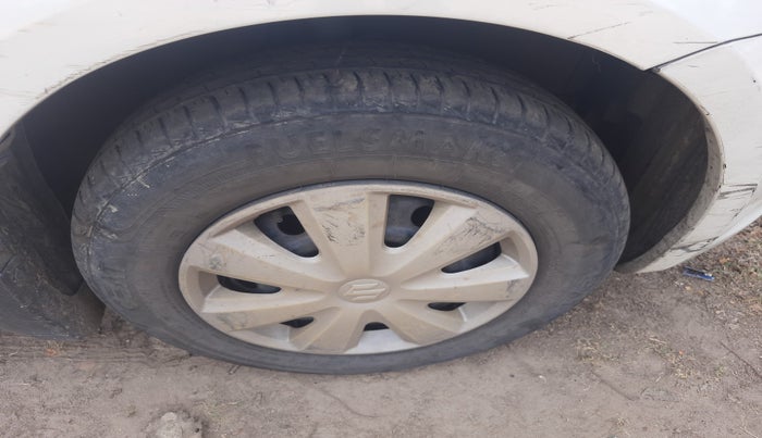 2011 Maruti Swift Dzire VXI, Petrol, Manual, 1,29,544 km, tyre