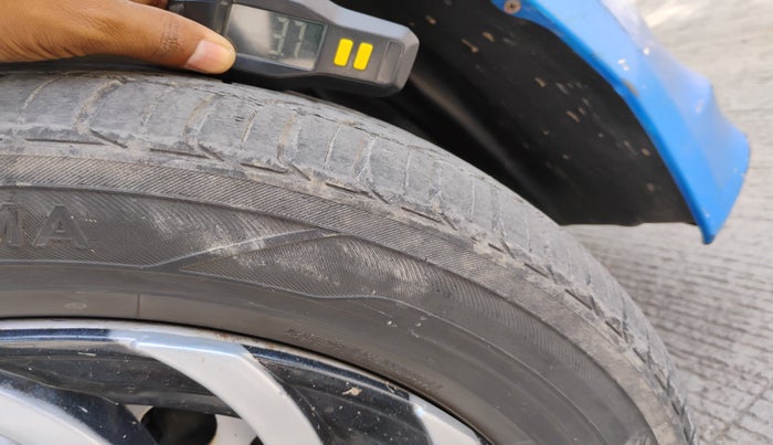 2013 Honda Brio E MT, Petrol, Manual, 50,316 km, tyre