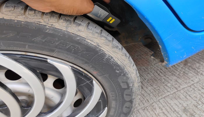 2013 Honda Brio E MT, Petrol, Manual, 50,316 km, tyre