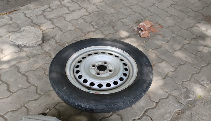 2013 Honda Brio E MT, Petrol, Manual, 50,316 km, tyre