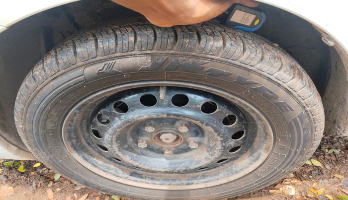 2014 Maruti Ertiga VXI, Petrol, Manual, 1,25,112 km, tyre