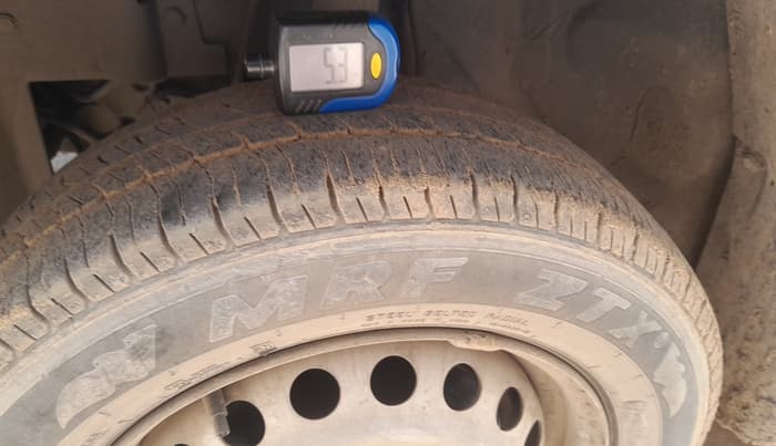 2018 Datsun Go A, Petrol, Manual, 1,71,583 km, tyre