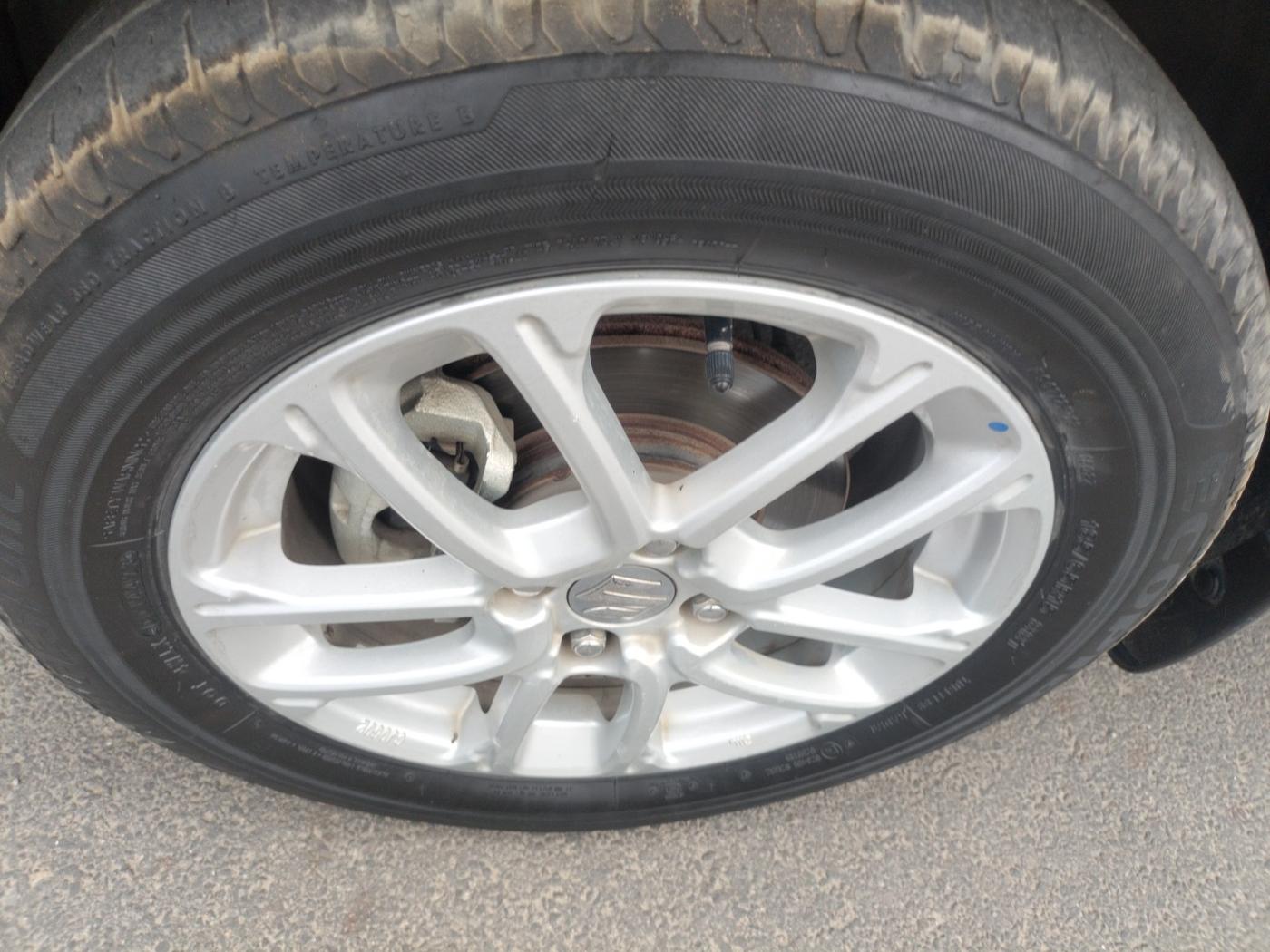 2024 Maruti Swift ZXI CNG, Petrol, Manual, 38,765 km, tyre