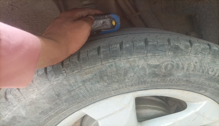 2014 Renault Duster 110 PS RXL 4X4 MT DIESEL, Diesel, Manual, 2,20,996 km, tyre