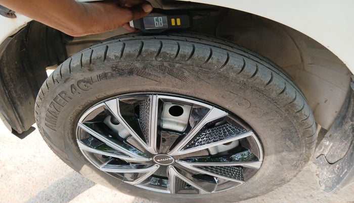 2012 Maruti Wagon R 1.0 LXI CNG, Petrol, Manual, 72,000 km, tyre