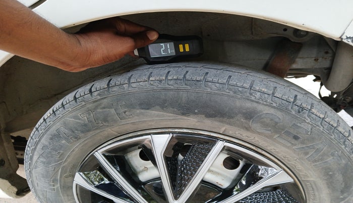 2012 Maruti Wagon R 1.0 LXI CNG, Petrol, Manual, 72,000 km, tyre