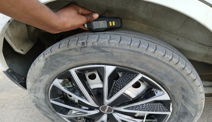 2012 Maruti Wagon R 1.0 LXI CNG, Petrol, Manual, 72,000 km, tyre