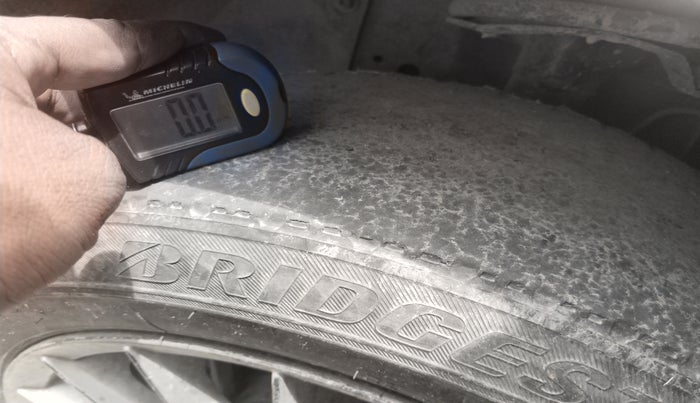 2010 Ford Ikon 1.4 DIESEL, Diesel, Manual, 1,08,409 km, tyre