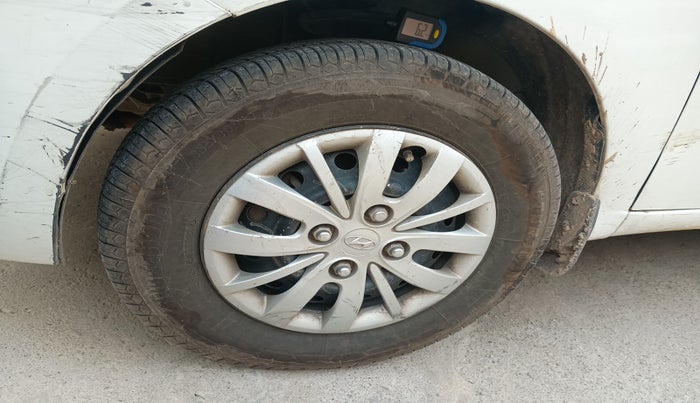 2014 Hyundai i10 MAGNA 1.1, Petrol, Manual, 1,50,375 km, tyre