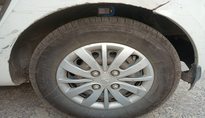 2014 Hyundai i10 MAGNA 1.1, Petrol, Manual, 1,50,375 km, tyre