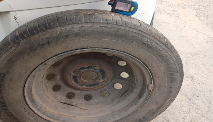 2014 Hyundai i10 MAGNA 1.1, Petrol, Manual, 1,50,375 km, tyre