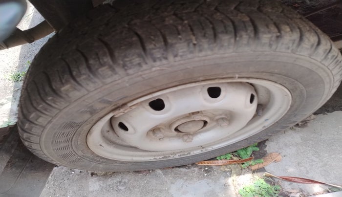 2010 Maruti 800 STD, Petrol, Manual, 26,260 km, tyre