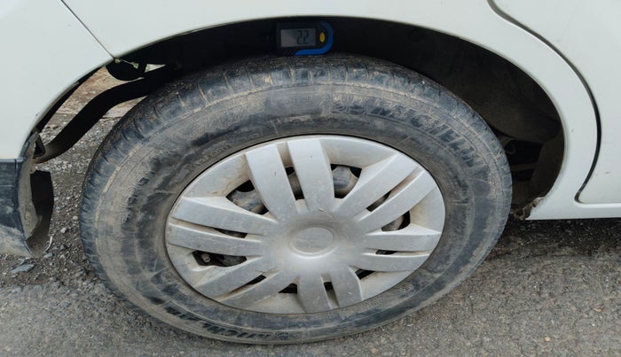 2015 Maruti Alto 800 LXI, Petrol, Manual, 1,06,591 km, tyre