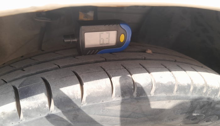 2015 Datsun Go T, Petrol, Manual, 94,412 km, tyre