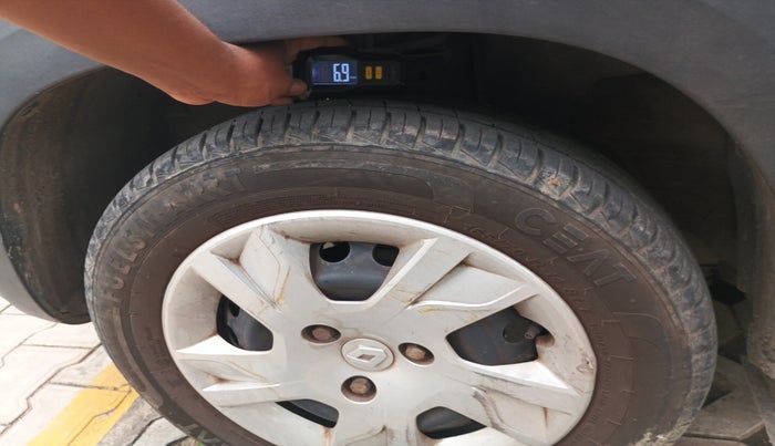 2022 Renault Kwid RXT 1.0, Petrol, Manual, 19,401 km, tyre