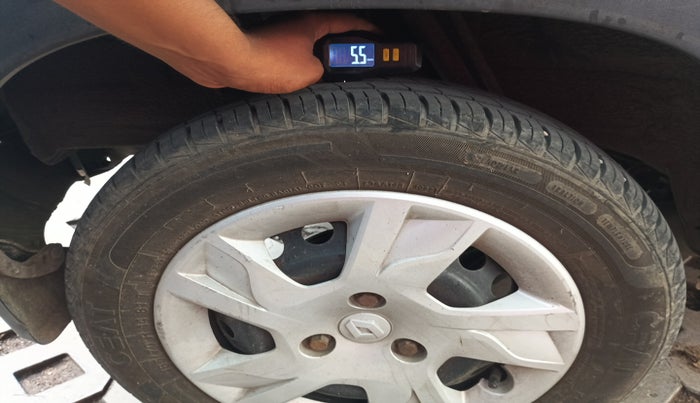 2022 Renault Kwid RXT 1.0, Petrol, Manual, 19,401 km, tyre