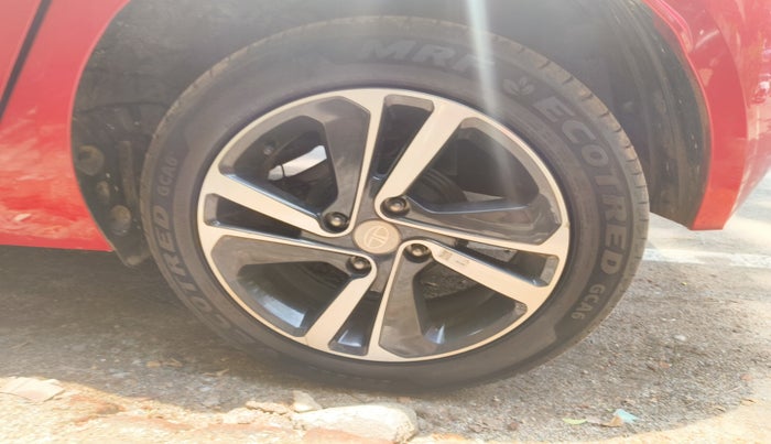 2023 Tata ALTROZ XZA PLUS, Petrol, Automatic, 7,606 km, tyre