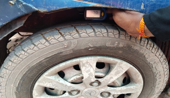 2012 Hyundai Eon ERA +, Petrol, Manual, 77,106 km, tyre
