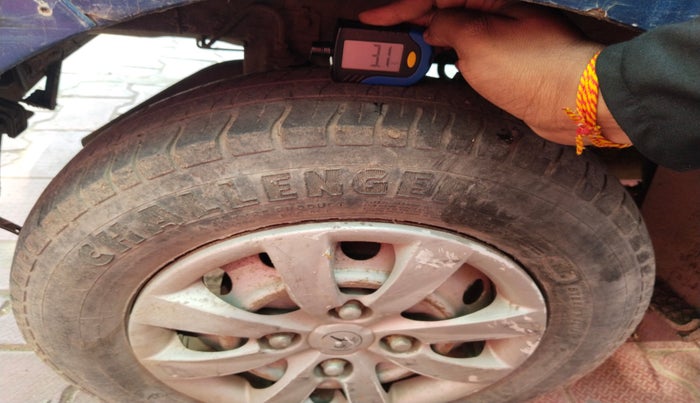 2012 Hyundai Eon ERA +, Petrol, Manual, 77,106 km, tyre
