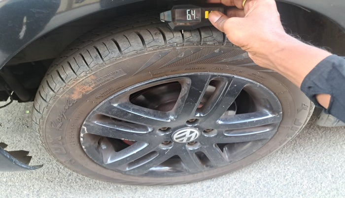 2013 Volkswagen Jetta HIGHLINE TDI AT, Diesel, Automatic, 2,48,000 km, tyre