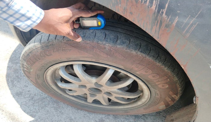 2015 Maruti Swift VDI ABS, Diesel, Manual, 1,56,585 km, tyre