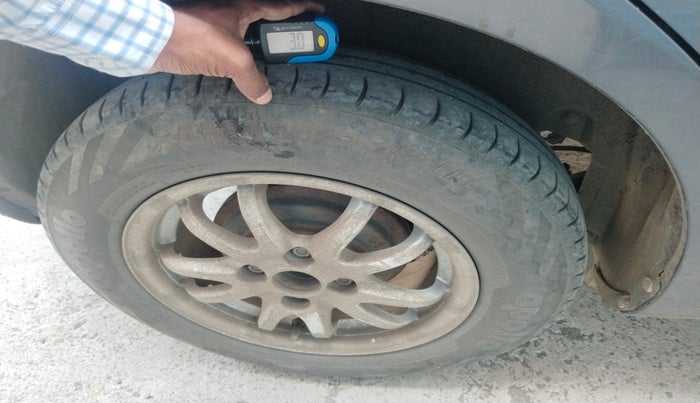 2015 Maruti Swift VDI ABS, Diesel, Manual, 1,56,585 km, tyre