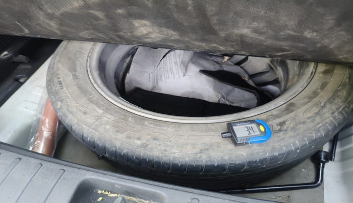 2017 Hyundai Tucson GLS 2WD AT DIESEL, Diesel, Automatic, 1,07,493 km, tyre