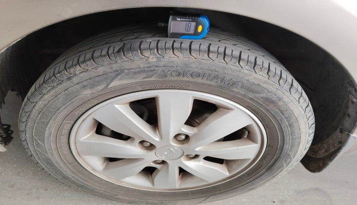 2013 Hyundai i20 ASTA 1.4 CRDI, Diesel, Manual, 1,04,038 km, tyre