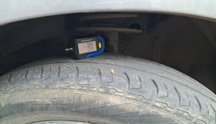 2023 Maruti Dzire VXI, Petrol, Manual, 28,394 km, tyre