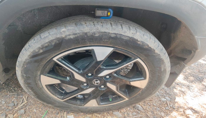 2023 Tata PUNCH ACCOMPLISHED DAZZLE PACK AMT, Petrol, Automatic, 37,345 km, tyre