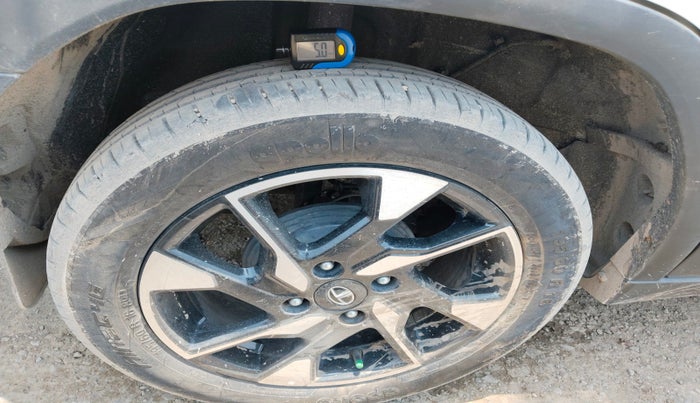 2023 Tata PUNCH ACCOMPLISHED DAZZLE PACK AMT, Petrol, Automatic, 37,345 km, tyre
