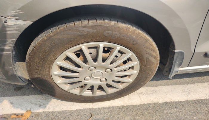 2012 Skoda Rapid AMBITION 1.6 TDI CR MT, Diesel, Manual, 74,296 km, tyre