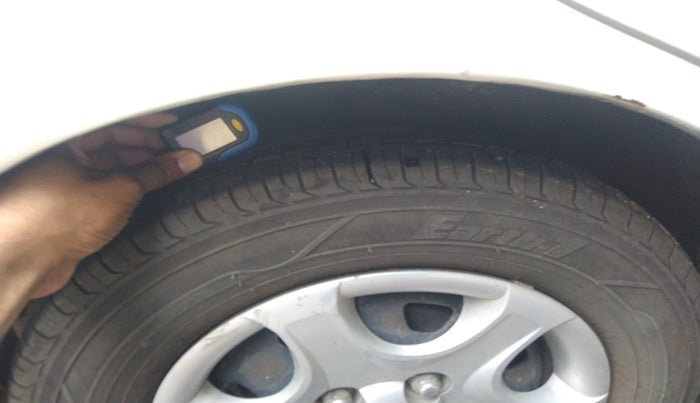 2010 Hyundai Accent EXECUTIVE, Petrol, Manual, 1,18,640 km, tyre