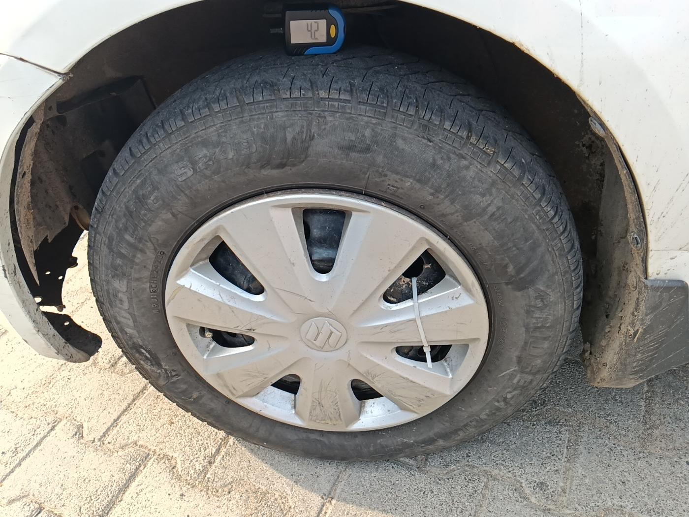 2011 Maruti Swift Dzire VDI, Diesel, Manual, 1,81,627 km, tyre
