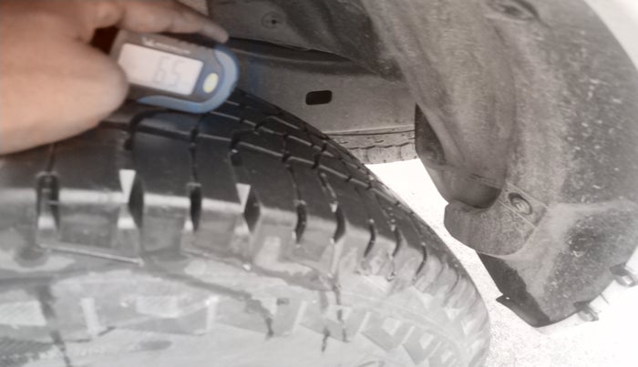 2013 Toyota Fortuner 3.0 4X2 AT, Diesel, Automatic, 2,36,761 km, tyre